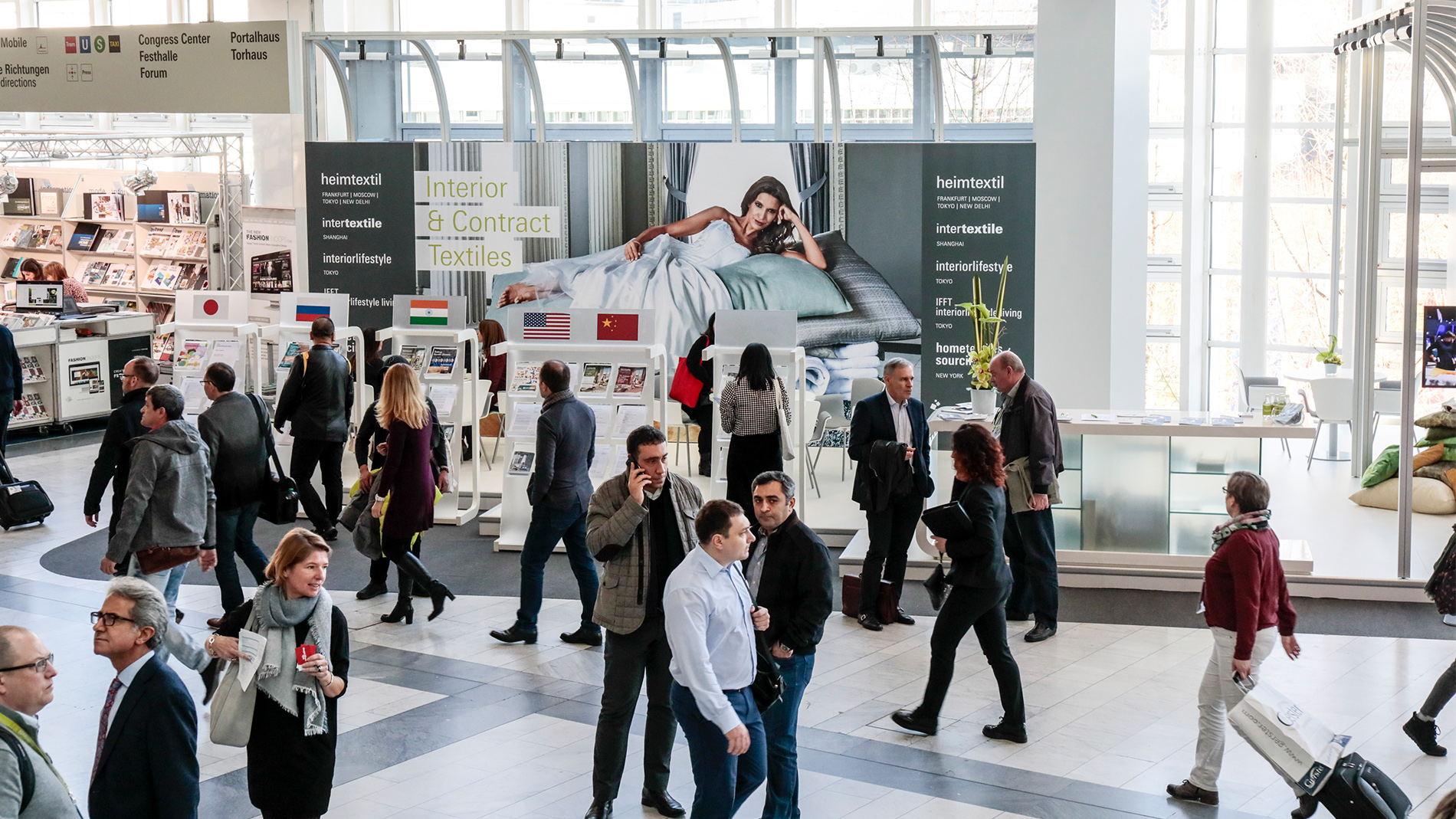 Aussteller und Besucher auf der Heimtextil Messe